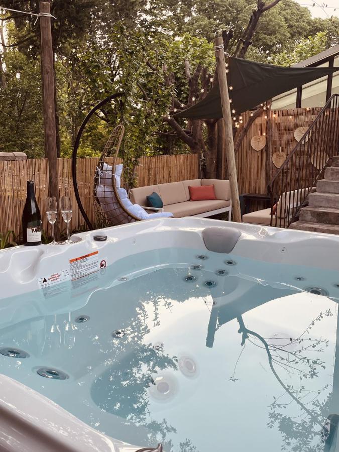 Maison dans les Arbres, SPA, Tennis, Parking Nîmes Extérieur photo